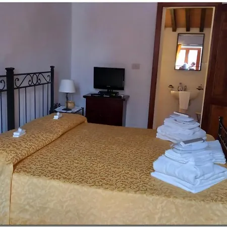 Villino Cortona: Tuscan Retreat With Private Pool And Wi-fi 펜션