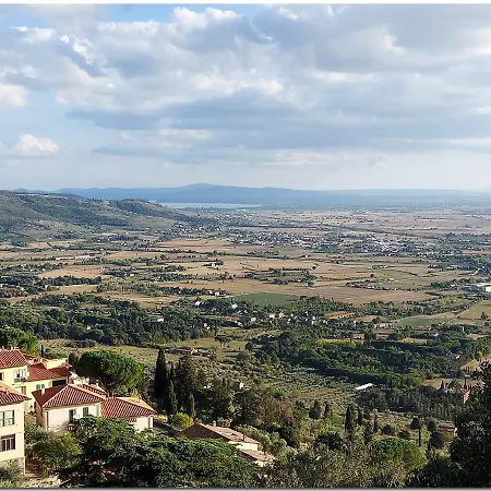 Villino Cortona: Tuscan Retreat With Private Pool And Wi-fi Holiday home Cortona