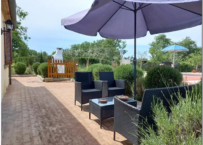 Villino Cortona: Tuscan Retreat With Private Pool And Wi-fi