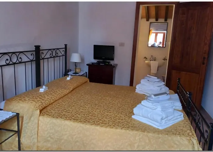 Villino Cortona: Tuscan Retreat With Private Pool And Wi-fi Holiday home